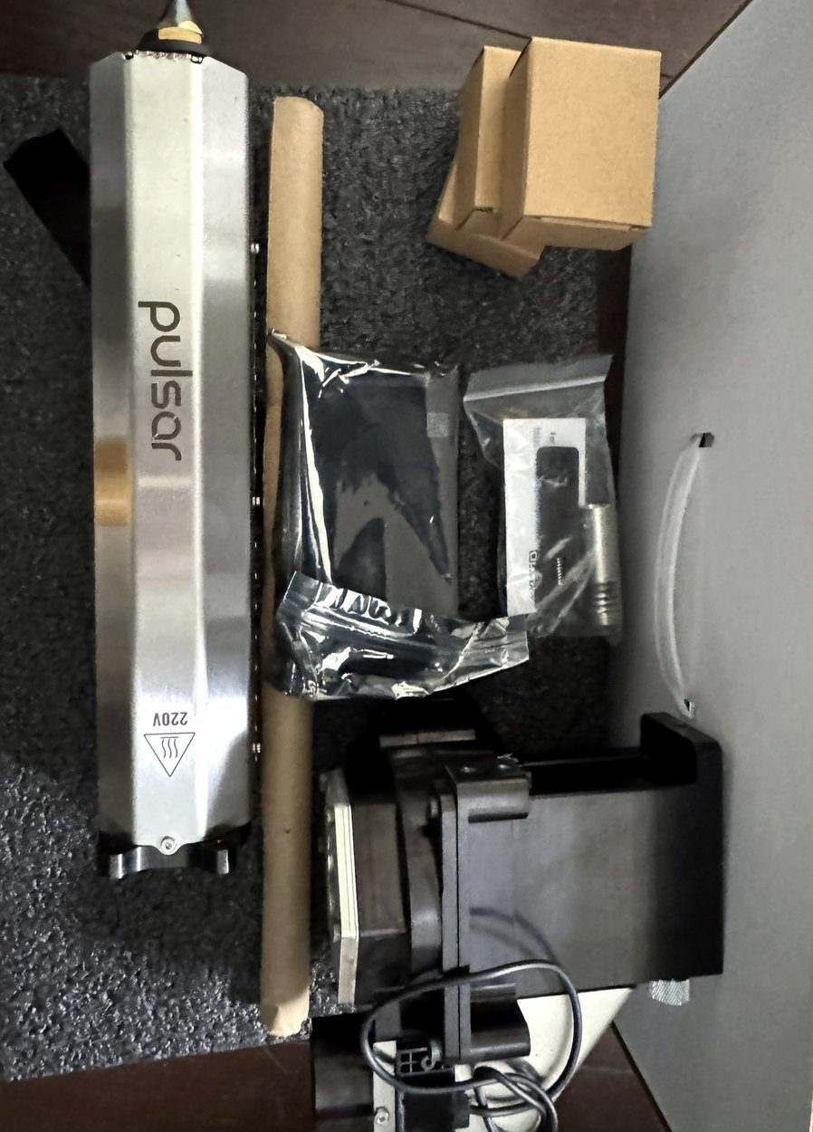 DyzeDesign Pulsarの同梱状態
